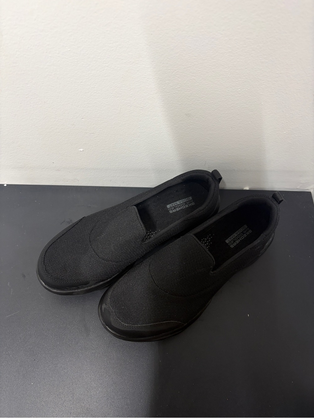 Skechers Women’s GOwalk Evolution Slip-on Sneakers Black Mesh Size 8.5